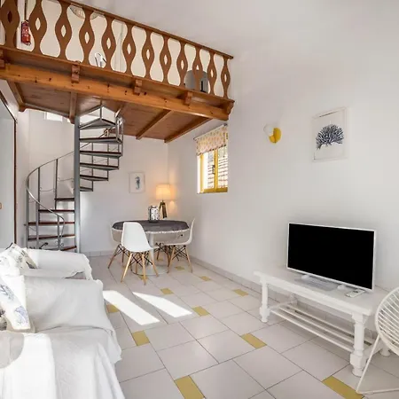 Апартаменты Amarelo *