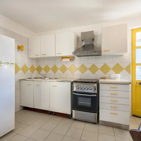 Amarelo *