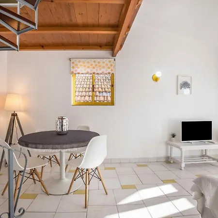 Amarelo Apartment Odeceixe