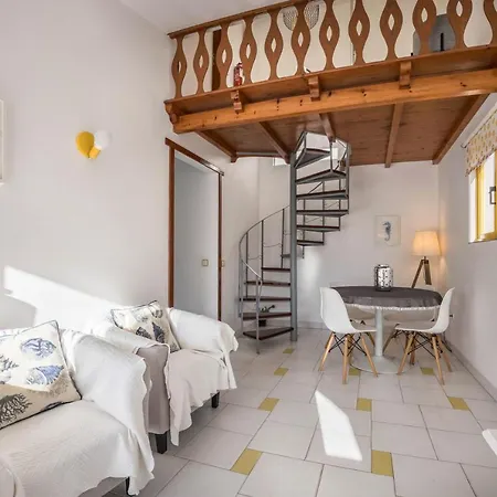 Apartment Amarelo
