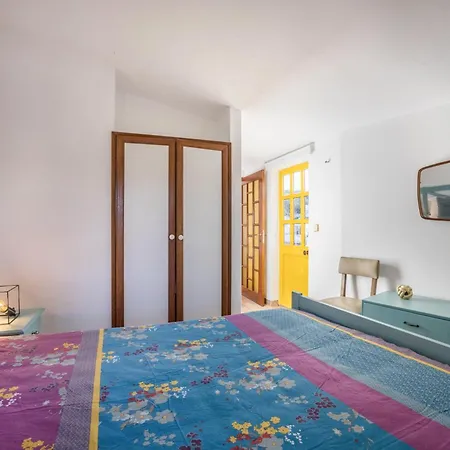 Apartment Amarelo Odeceixe