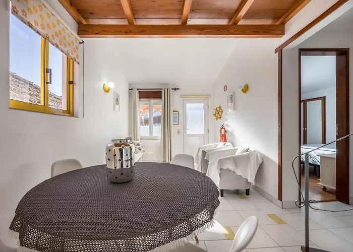 Amarelo アパート オデセイシェ