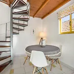Amarelo Apartmán