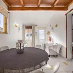 Amarelo Apartmán Odeceixe