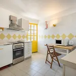 Amarelo Apartmán *